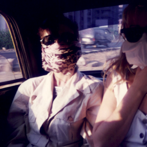 Che smog a Bombay! Donatella Marazziti e Giovanna Pacciani.  Congresso Regionale della Società Mondiale di Psichiatria Biologica (Bombay, India, 8-10 gennaio 1996)