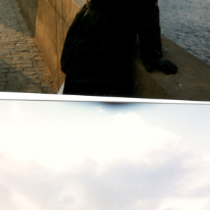 Praga - Donatella Marazziti sul ponte Carlo V Incontro della scuola Toscana di Psichiatria (Praga, Cecoslovacchia, 18-21 Marzo, 1999)
